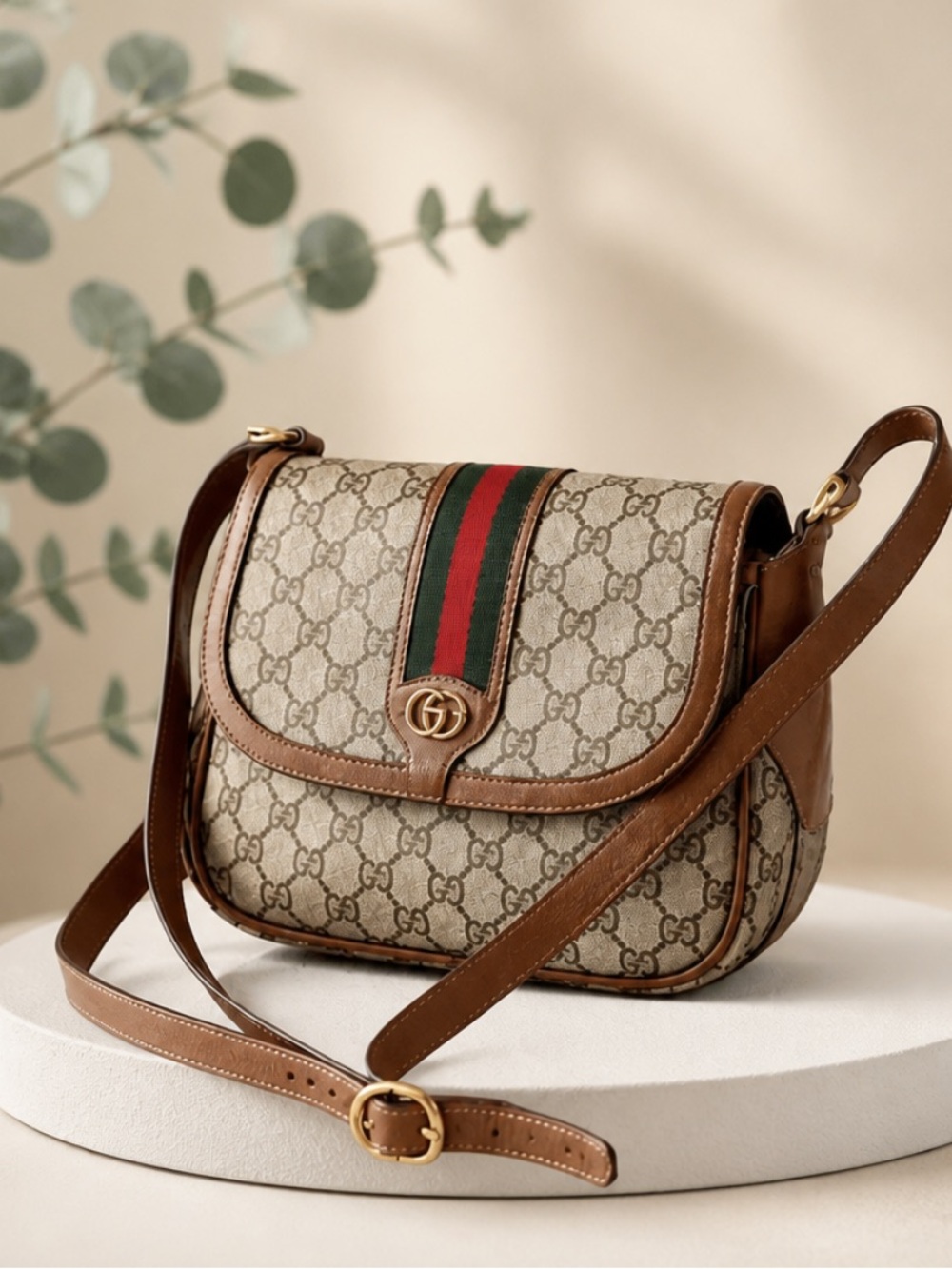 🛑PRICE DROP 🛑Gucci Sherry line Crossbody Bag with Green and Red Stripe.